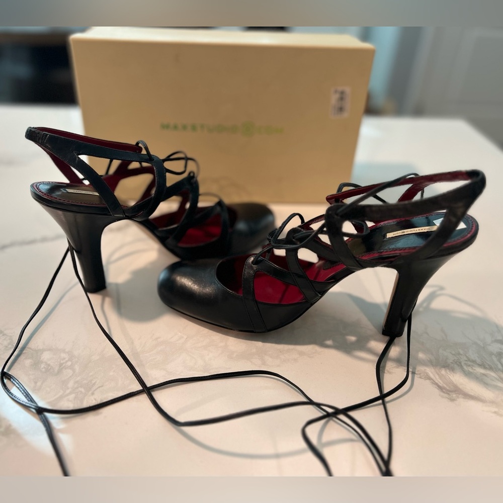 Max Studio Juggler Leather Black
Lace up Heels Sz.9 M